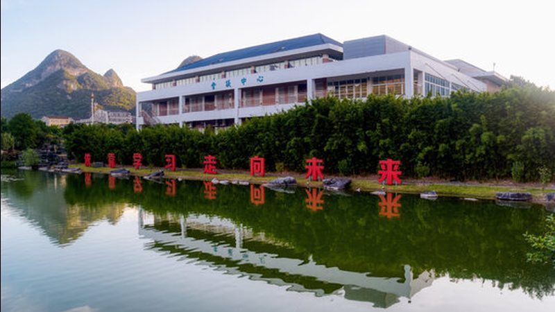 三极管代换，如何选择合适的直插贴片型号？**